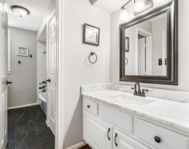 11 Winrock Place - Photo Thumbnail 3