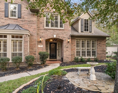 11 Winrock Place - Photo Thumbnail 2