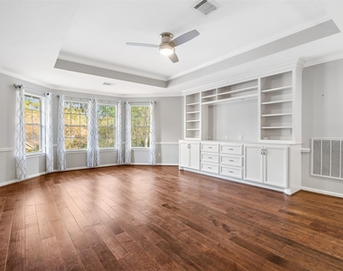 11 Winrock Place - Photo Thumbnail 7