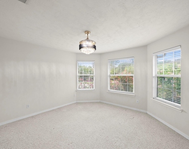 5526 Darschelle Drive - Photo Thumbnail 29