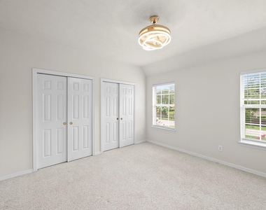 5526 Darschelle Drive - Photo Thumbnail 31