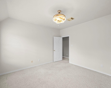 5526 Darschelle Drive - Photo Thumbnail 32