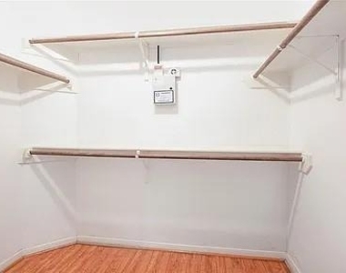 7207 Cambridge Cove Circle - Photo Thumbnail 16