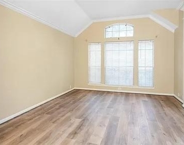 7207 Cambridge Cove Circle - Photo Thumbnail 9