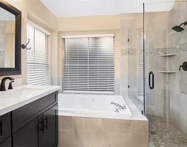 7207 Cambridge Cove Circle - Photo Thumbnail 14