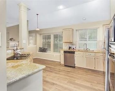 7207 Cambridge Cove Circle - Photo Thumbnail 8