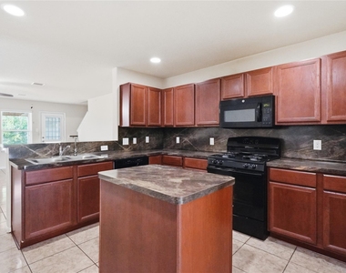 12530 Greencanyon Dr - Photo Thumbnail 8
