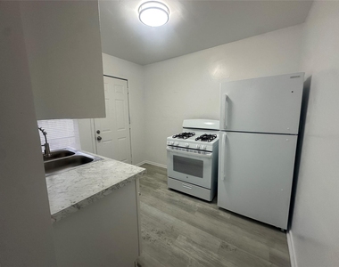 515 Margil Street - Photo Thumbnail 4