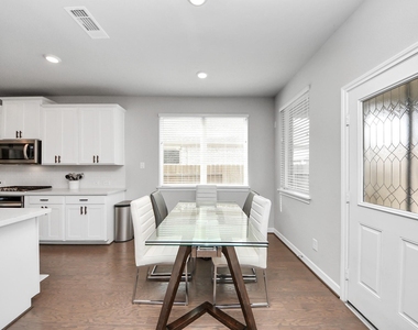 183 Solana Point Drive - Photo Thumbnail 10