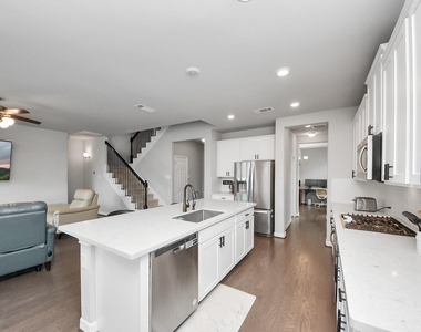 183 Solana Point Drive - Photo Thumbnail 4