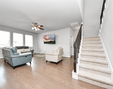183 Solana Point Drive - Photo Thumbnail 14