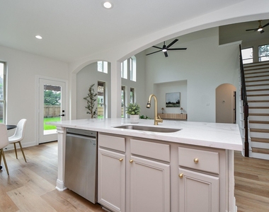18 Hadlock Pl - Photo Thumbnail 11
