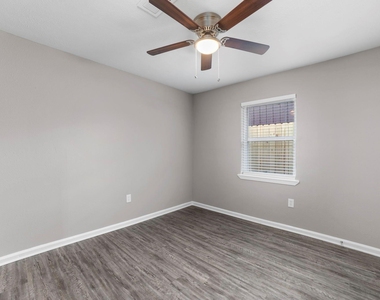 160 W Whitney Street - Photo Thumbnail 14
