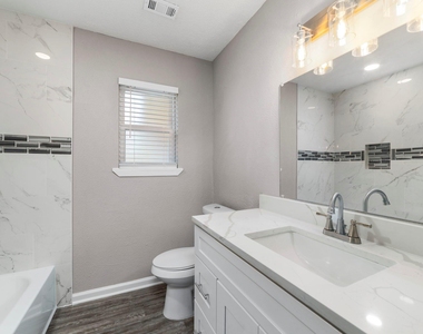 160 W Whitney Street - Photo Thumbnail 11