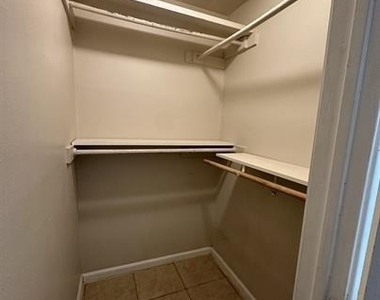 406 Hawthorne St Street - Photo Thumbnail 14