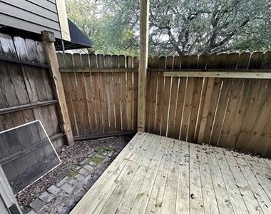 406 Hawthorne St Street - Photo Thumbnail 8