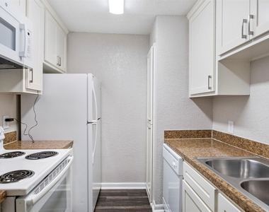 12500 Sandpiper Drive - Photo Thumbnail 4