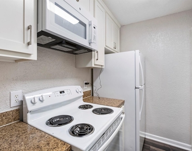 12500 Sandpiper Drive - Photo Thumbnail 5