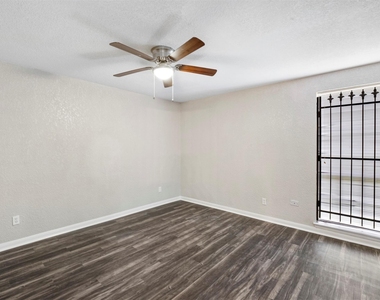 12500 Sandpiper Drive - Photo Thumbnail 10