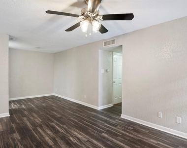 12500 Sandpiper Drive - Photo Thumbnail 7