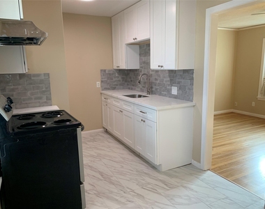 307 Avondale Street - Photo Thumbnail 7