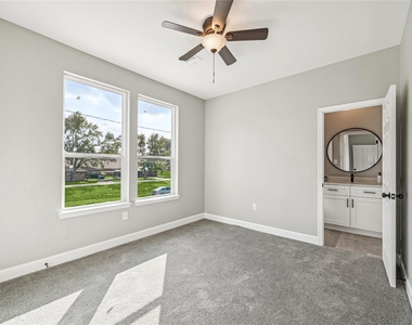 982 Randolph Street - Photo Thumbnail 17