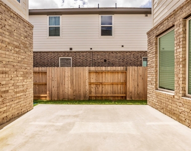 17822 Carnation Glen Drive - Photo Thumbnail 29