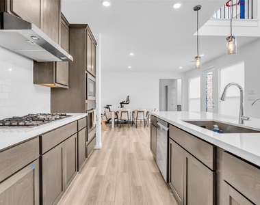 17822 Carnation Glen Drive - Photo Thumbnail 10