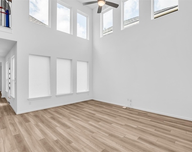 17822 Carnation Glen Drive - Photo Thumbnail 5
