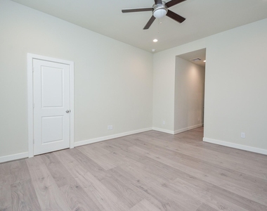 5914 Jasper Jones Way - Photo Thumbnail 20