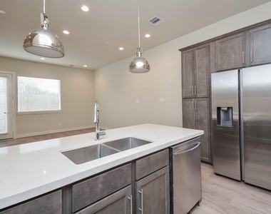 5914 Jasper Jones Way - Photo Thumbnail 4