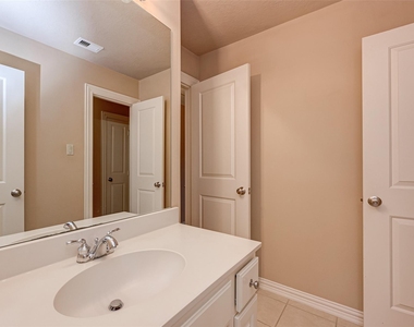 14426 Summerleaf Lane - Photo Thumbnail 16
