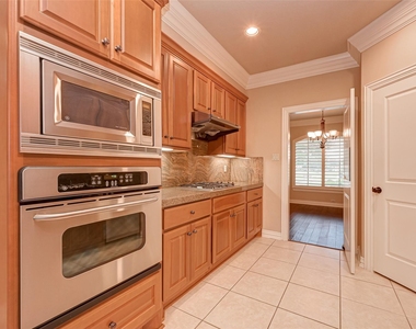 14426 Summerleaf Lane - Photo Thumbnail 10