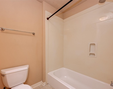 14426 Summerleaf Lane - Photo Thumbnail 32