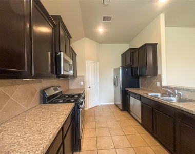 3407 Daniel Falls Lane - Photo Thumbnail 4