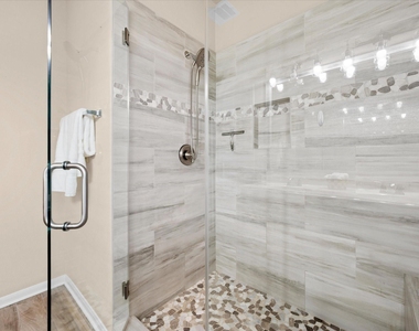 26 Canterborough Place - Photo Thumbnail 13