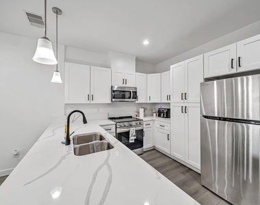 4011 King Street - Photo Thumbnail 4