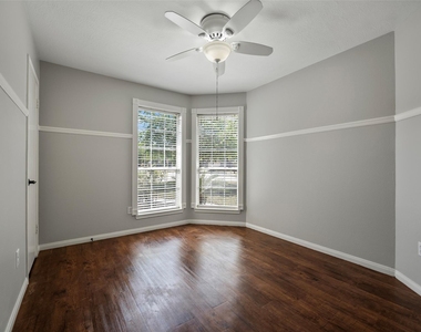 18103 Gravenhurst Lane - Photo Thumbnail 4