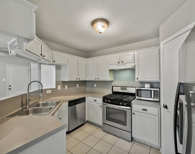 18103 Gravenhurst Lane - Photo Thumbnail 16