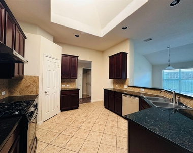 6018 Twin Creek - Photo Thumbnail 4