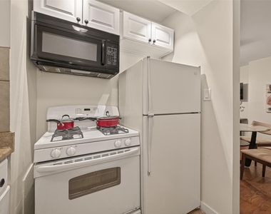 2021 Southgate Boulevard - Photo Thumbnail 8