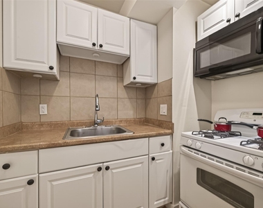 2021 Southgate Boulevard - Photo Thumbnail 7