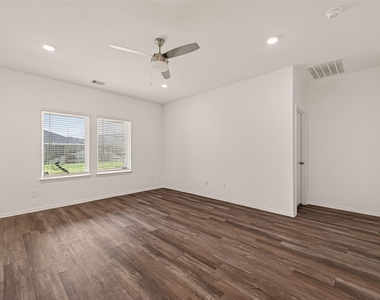6107 Ginevra Summers Drive - Photo Thumbnail 8