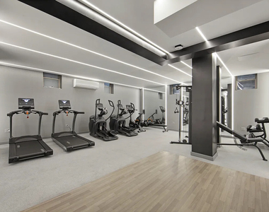 213 East 37th Street - Photo Thumbnail 10