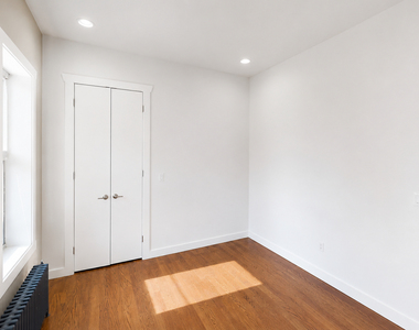 410 Eastern Parkway - Photo Thumbnail 4