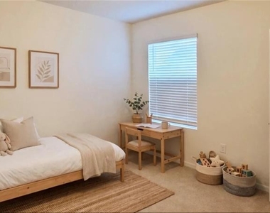 3499 N Vonnegut Pt - Photo Thumbnail 13