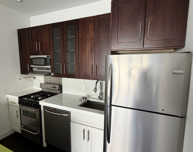 147 Rogers Avenue - Photo Thumbnail 7