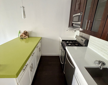 147 Rogers Avenue - Photo Thumbnail 6