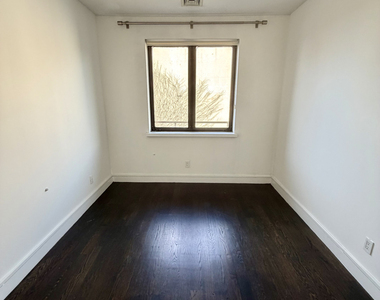 147 Rogers Avenue - Photo Thumbnail 9