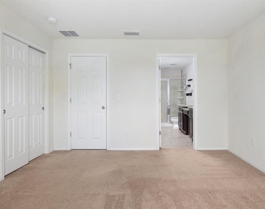 4770 White Sanderling Court - Photo Thumbnail 16